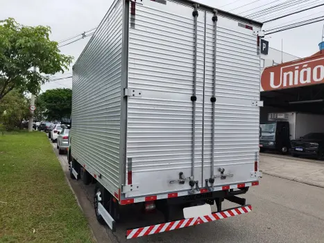 Delivery Express+ 2.8 Prime + Baú Facchini