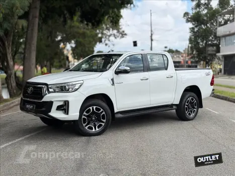 Toyota HILUX 2.8 SRX 4X4 CD 16V DIESEL 4P AUTOMÁTICO 4 portas