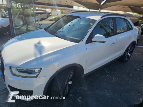 Audi Q3 2.0 TFSI Ambiente Quattro S Tronic 4 portas