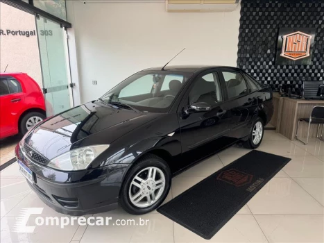 FORD FOCUS 2.0 FC 16V 4 portas