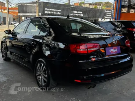 JETTA - 2.0 COMFORTLINE 4P TIPTRONIC