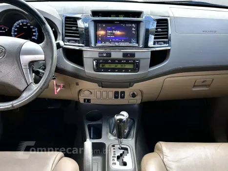 HILUX SW4 3.0 SRV 4X4 16V TURBO INTERCOOLER DIESEL 4P AUTOMÁ