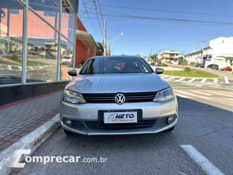 Volkswagen JETTA 2.0 Comfortline 120cv 4 portas