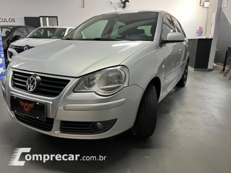 Volkswagen POLO 1.6 MI Sportline 8V 4 portas