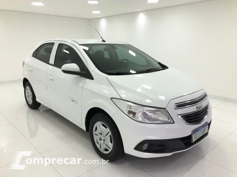 CHEVROLET ONIX 1.0 LT 4 portas