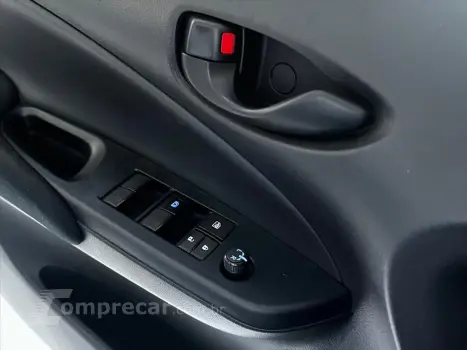 YARIS 1.5 16V FLEX SEDAN XL LIVE MULTIDRIVE