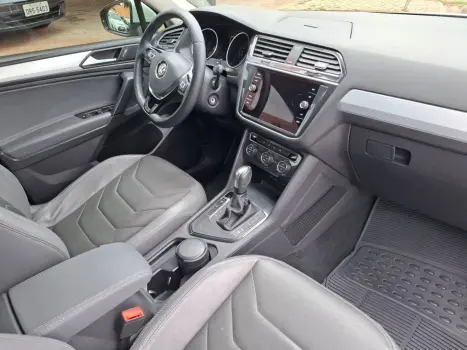 Tiguan 1.4 250 Tsi Total Flex Allspace Tiptronic