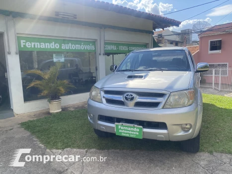 Toyota HILUX 3.0 SRV 4X4 CD 16V Turbo 4 portas