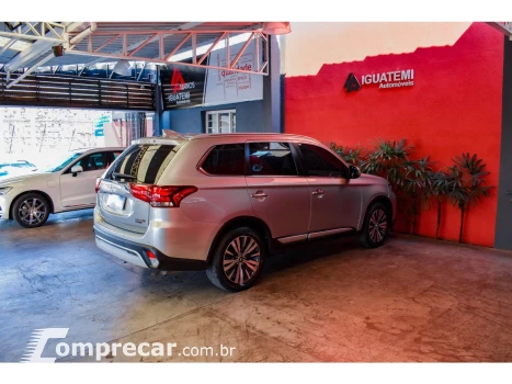 OUTLANDER 2.2 MIVEC DI-D DIESEL HPE-S AWD AUTOMÁTICO