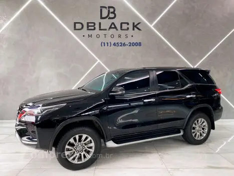 Toyota Hilux SW4 SRX 4x4 2.8 TDI 16V Dies. Aut. 4 portas