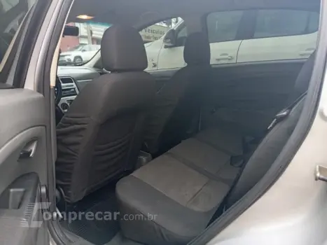 PUNTO - 1.4 8V 4P MANUAL