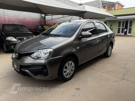 Toyota Etios Sedan 1.5 16V 4P FLEX XS 4 portas