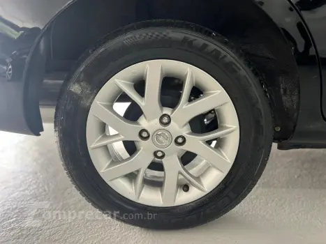 Versa Sedan 1.6 16V 4P FLEX SV