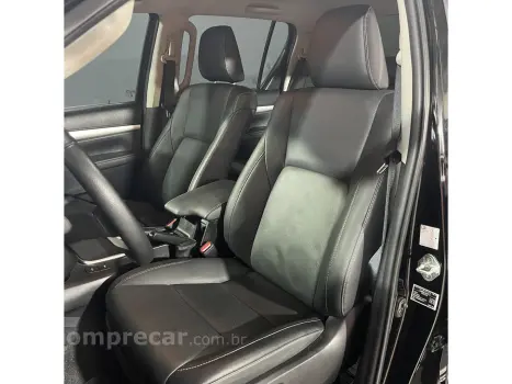 HILUX 2.8 D-4D TURBO DIESEL CD SRX PLUS 4X4 AUTOMÁTICO