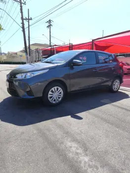 Toyota Yaris Hatch 1.5 16V 4P FLEX XL MULTIDRIVE AUTOMÁTICO CVT 4 portas