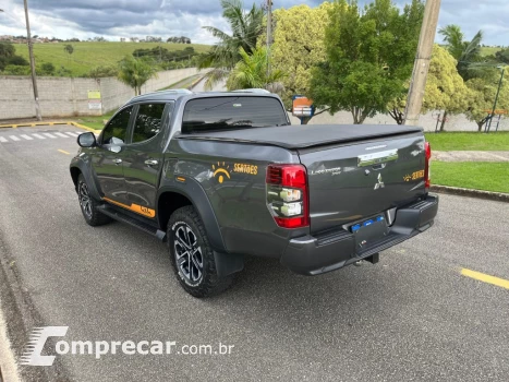 L200 TRITON 2.4 16V TURBO DIESEL SPORT HPE-S CD 4P 4X4 AUTOM