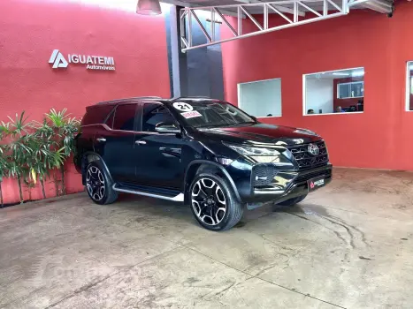 HILUX SW4 2.8 D-4D TURBO DIESEL SRX 7L 4X4 AUTOMÁTICO