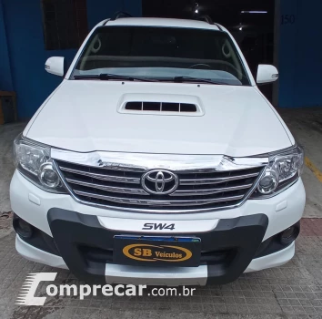 Toyota HILUX SW4  3.0  Turbo 4 portas