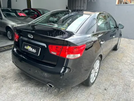 CERATO 1.6 E.213 Sedan 16V