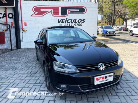 Volkswagen JETTA Highline 2.0 TSI 16V 4p Tiptronic 4 portas