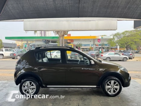 SANDERO - 1.6 STEPWAY 8V 4P MANUAL