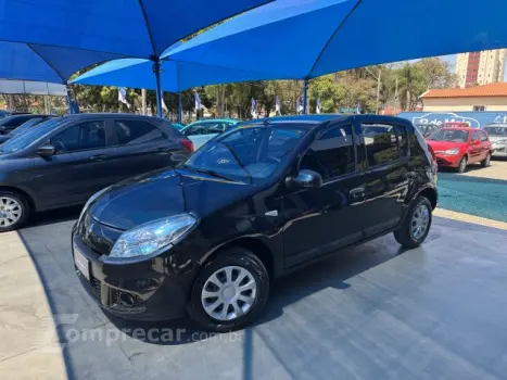 Renault SANDERO - 1.0 EXPRESSION 16V 4P MANUAL 4 portas