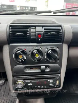 CLASSIC 1.0 MPFI Sedan 8V