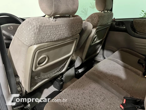 ZAFIRA 2.0 MPFI Elegance 8V