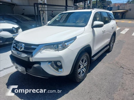 Toyota HILUX SW4 2.7 SR 4X2 16V 4 portas