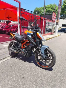 390 Duke Modelo sem Versão