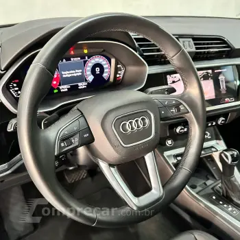 Q3 Performance 2.0 TFSI Tiptr. Quattro
