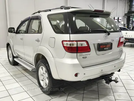 Hilux SW4 SRV D4-D 4x4 3.0 TDI Dies. Aut