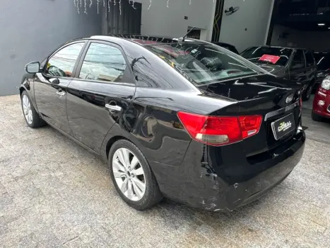 CERATO 1.6 E.213 Sedan 16V