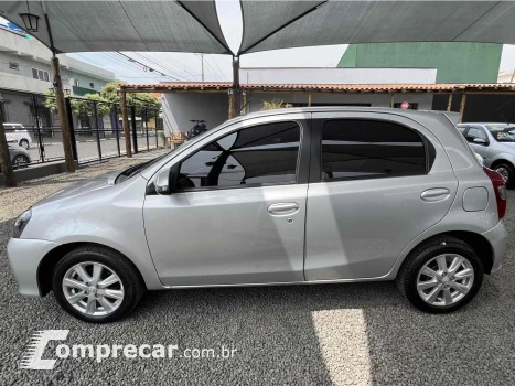 ETIOS 1.5 X PLUS 16V FLEX 4P AUTOMÁTICO