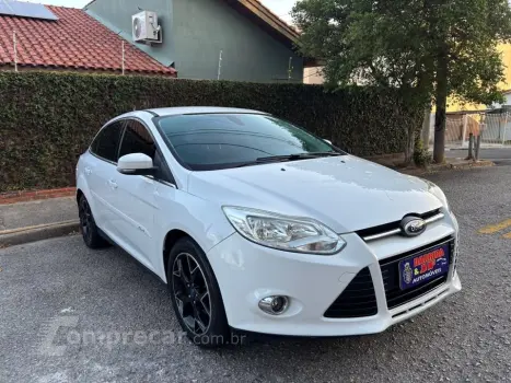FORD FOCUS 2.0 Titanium Plus 16V 4 portas