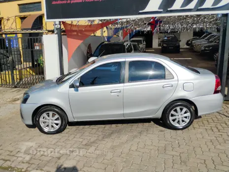 ETIOS 1.5 X Plus Sedan 16V