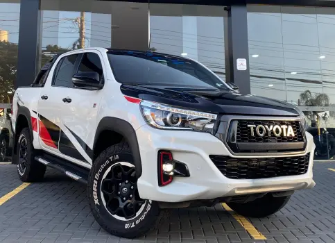 Toyota HILUX 2.8 GR Sport 4X4 CD 16V 4 portas