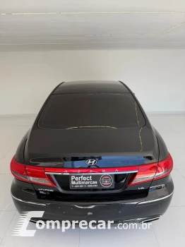 AZERA 3.3 MPFI GLS Sedan V6 24V