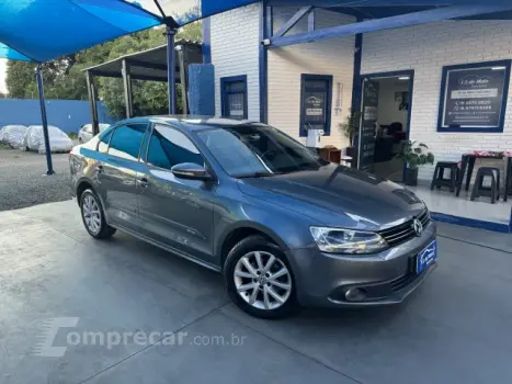 JETTA - 2.0 COMFORTLINE 4P TIPTRONIC