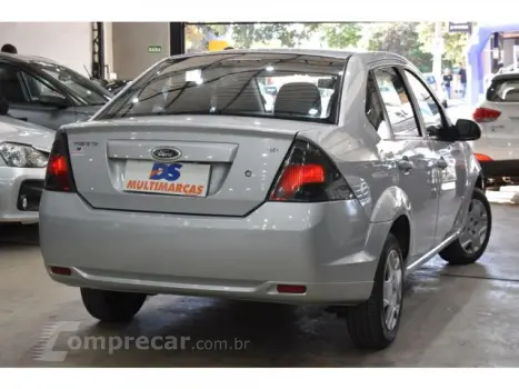 FIESTA SEDAN - 1.6 ROCAM SEDAN 8V 4P MANUAL