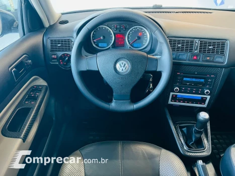 Volkswagen GOLF 1.6 MI SPORTLINE 8V FLEX 4P MANUAL 4 portas