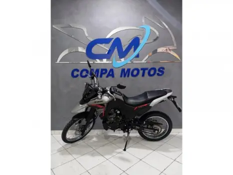 XTZ 250 LANDER CONNECTED - Trail