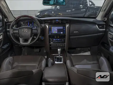 HILUX SW4 2.7 SRV 7 Lugares 4X2 16V