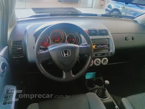 Fit 1.4 16V 4P LX FLEX