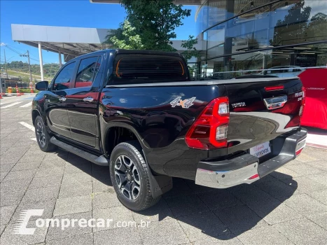 HILUX 2.8 D-4D TURBO DIESEL CD SRX 4X4 AUTOMÁTICO