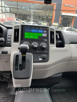 HIACE 2.8 D-4d Turbo Minibus 15+1 DX