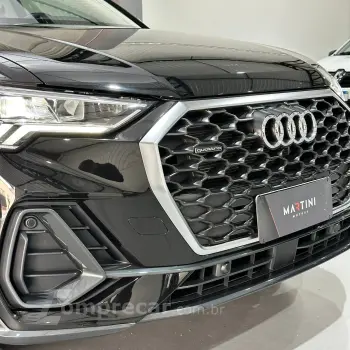 Q3 Performance 2.0 TFSI Tiptr. Quattro