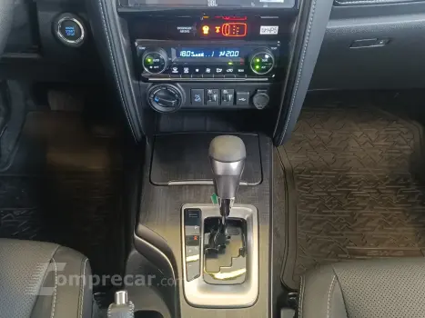 HILUX SW4 2.8 D-4D TURBO SRX PLATINUM 7L 4X4 AUTOMÁTICO