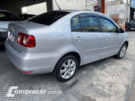 POLO SEDAN - 1.6 MI 8V 4P MANUAL