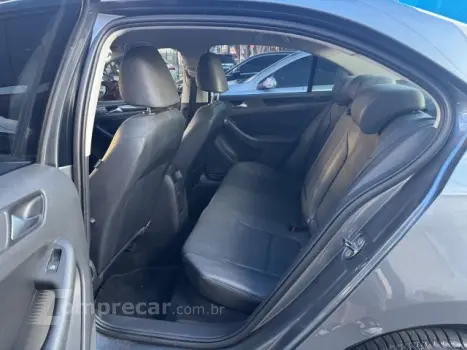 JETTA - 2.0 COMFORTLINE 4P TIPTRONIC